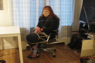 Fetish Trans - Shemale Secretary Chair Bound