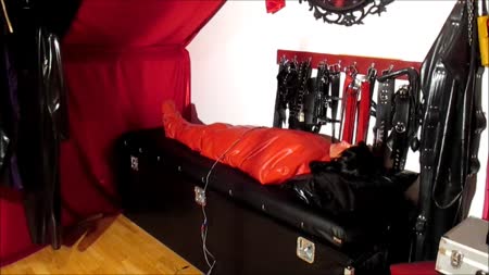 Extreme Rubber Bondage - Rubbergirl Climax On Estim